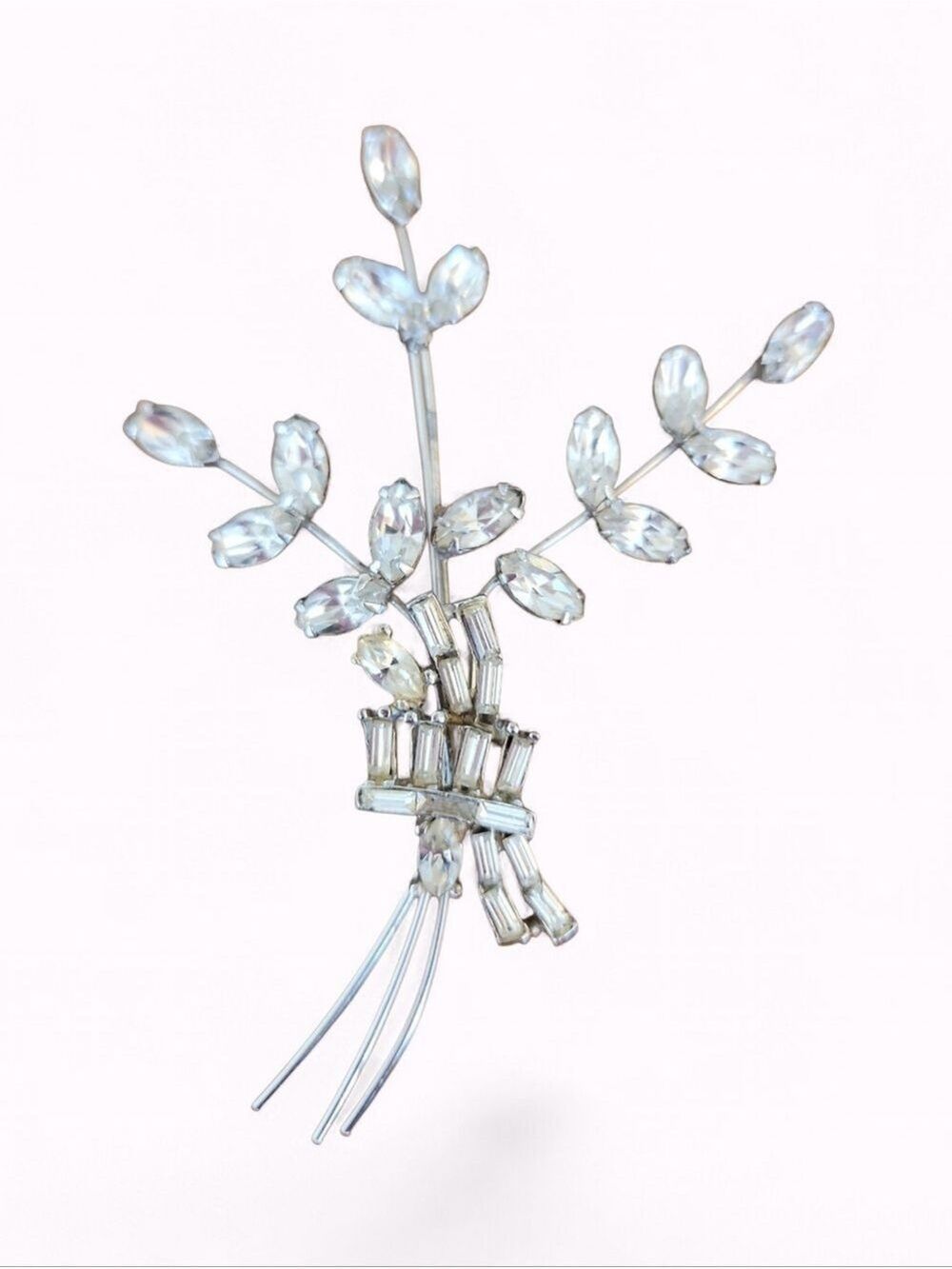 VINTAGE RHINESTONE FLORAL SPRAY BROOCH SILVER